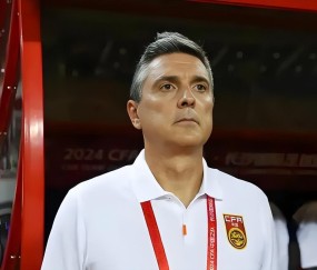 NFL直播-安东尼奥结束U23亚洲杯带队任务后，首次亮相新去处，引发热议